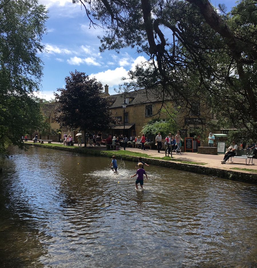 jeux d'enfants-rivière-england