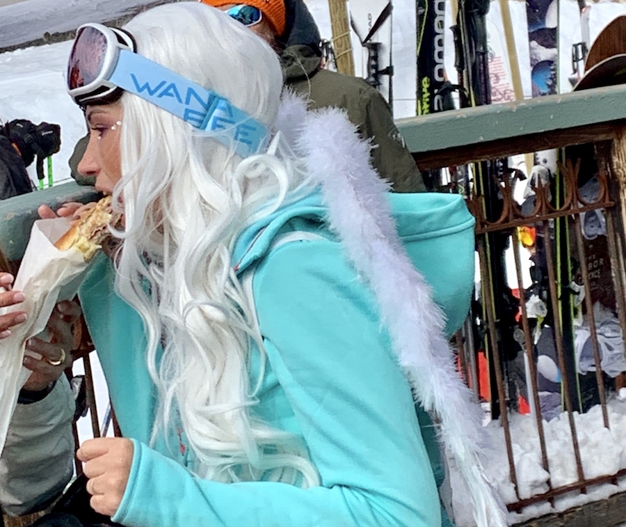 Tomorrowland Winter Alpe d'Huez angel girl