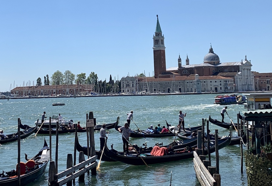 Venise gondoles grand canal