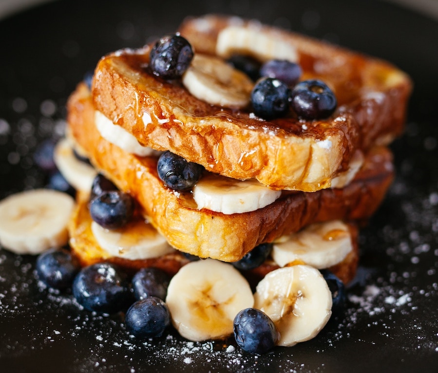 bananes myrtilles frenchtoast