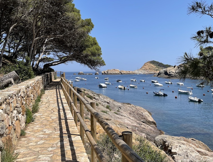 escale bateau mouillage Costa Brava été