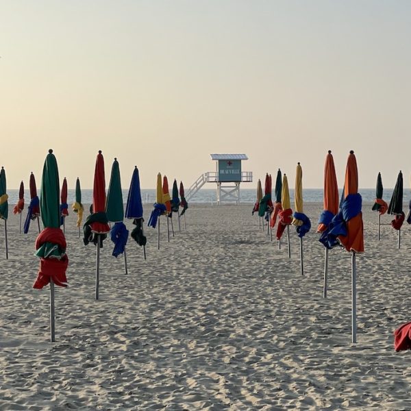 sable Deauville parasols