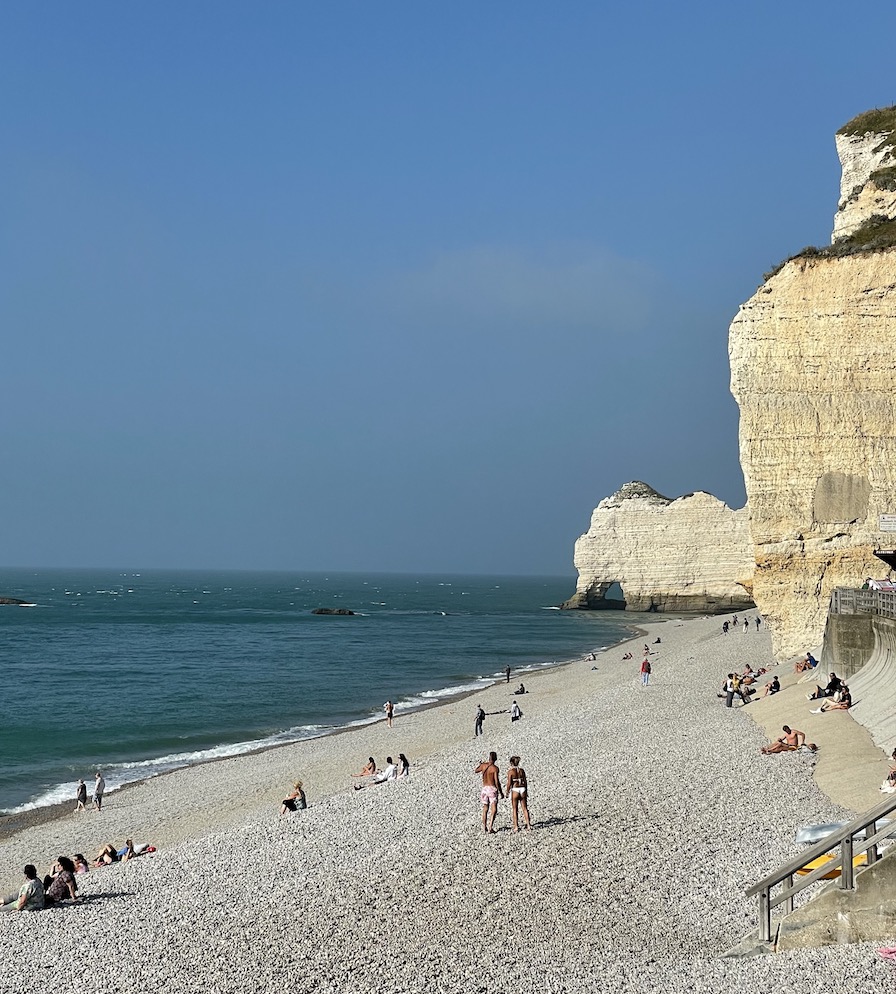 Etretat plage baignade galets