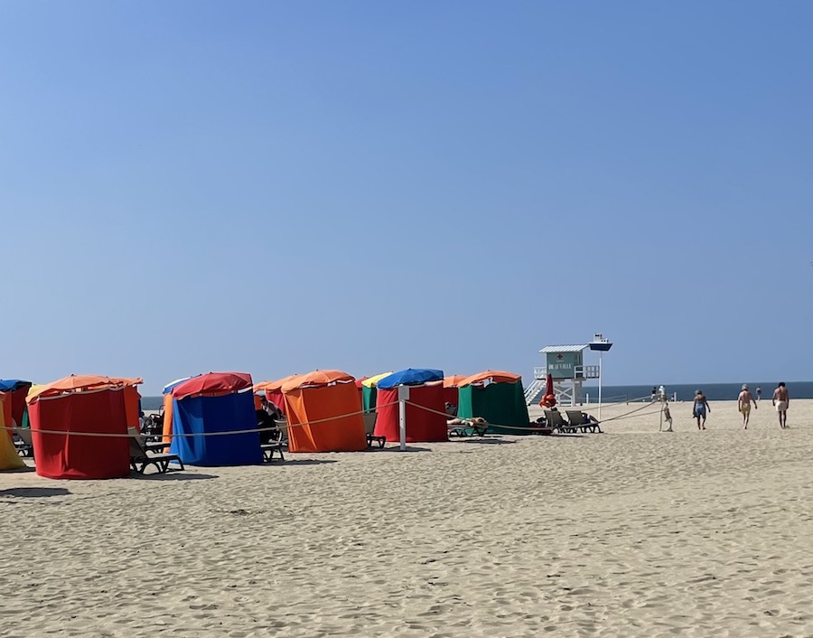 Deauville plage parasols