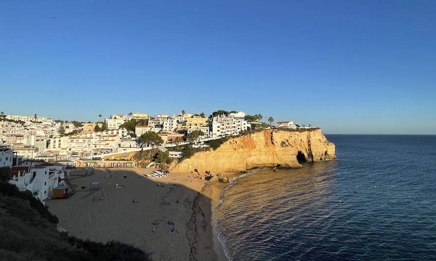 Carvoeiro vacances plage falaise