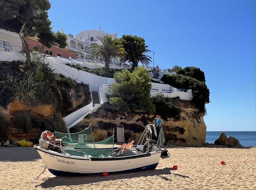 barque pêche Portugal plage