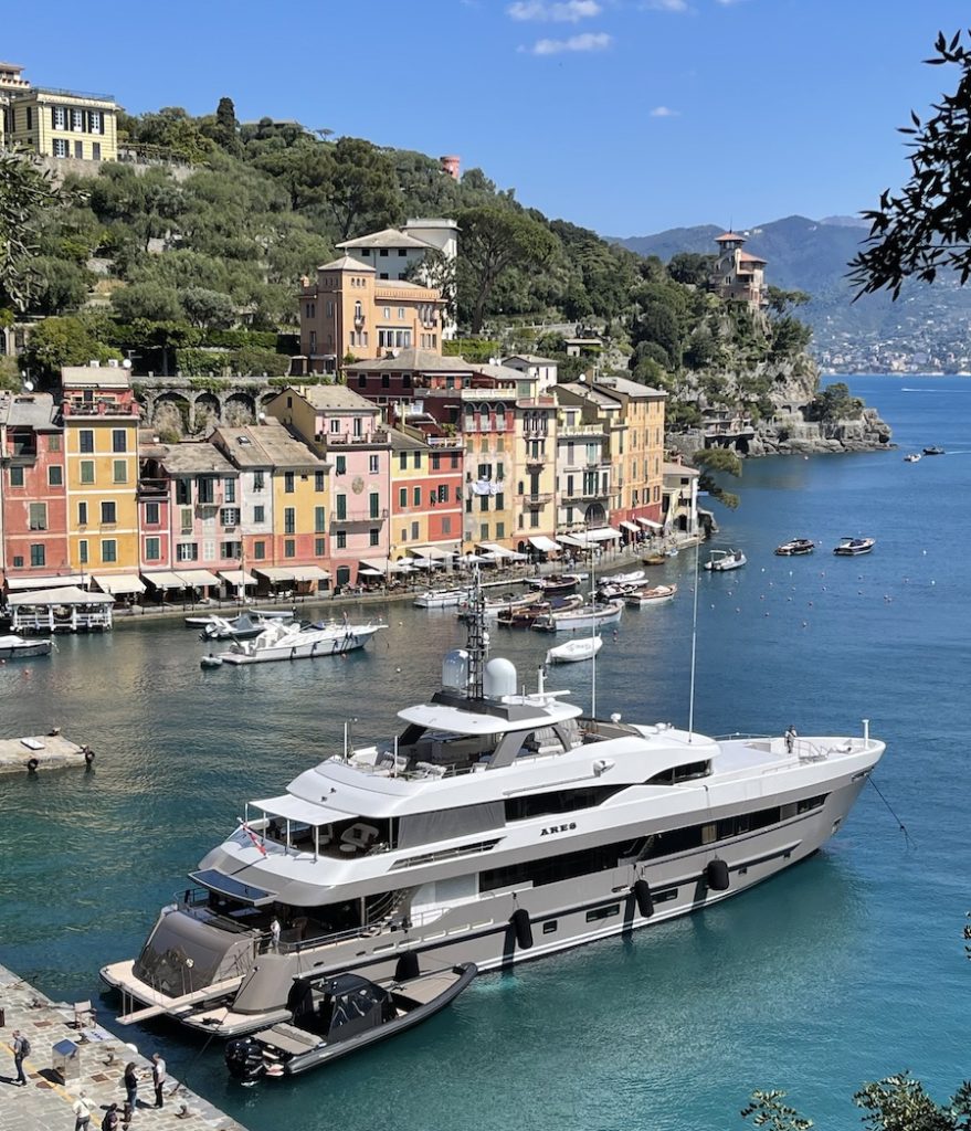 Portofino yacht vue port