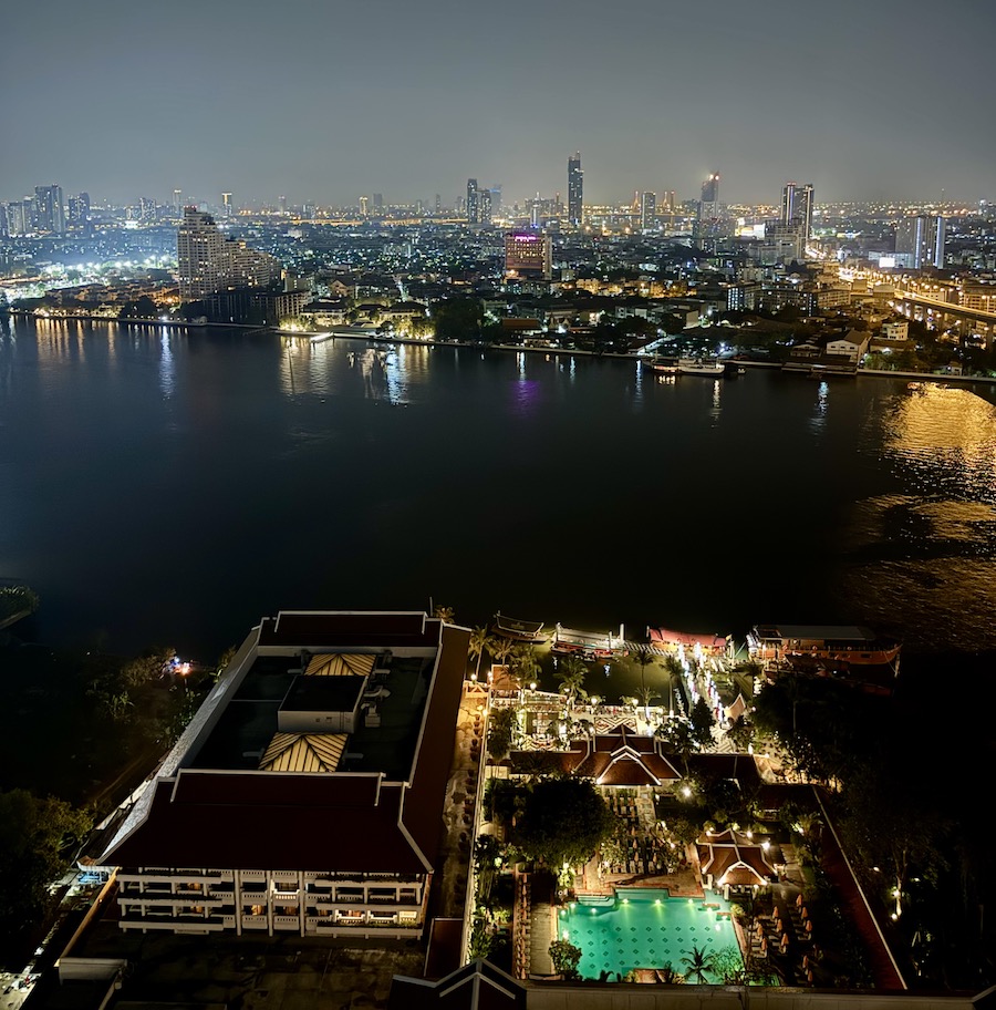 Bangkok vue nuit fleuve