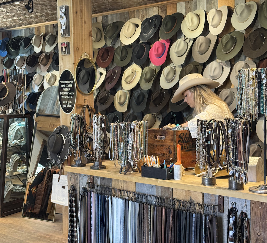 Texas chapeau cowboys shop